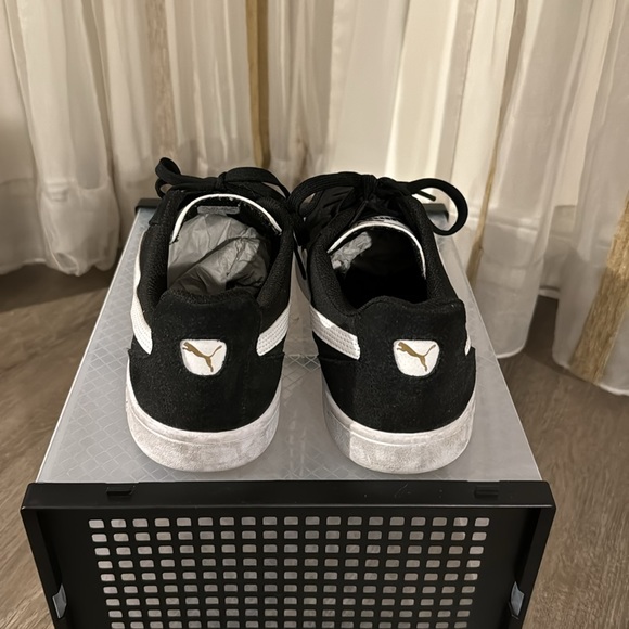 Puma. Size 9.5 . Lightly worn - Picture 3 of 5